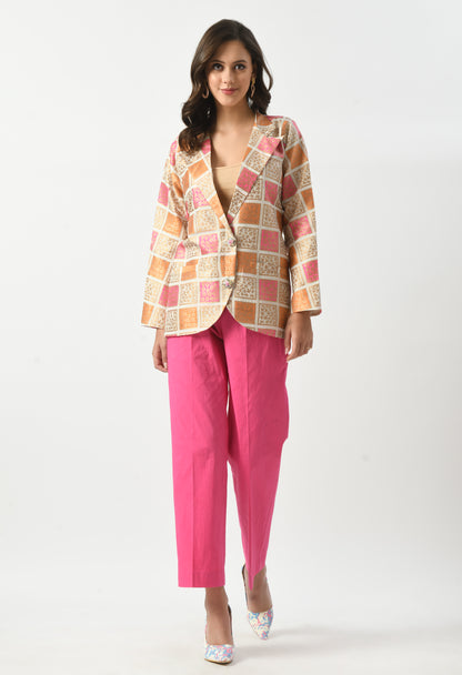 Printed Blazer and Plain Pants Set: Effortlessly Stylish